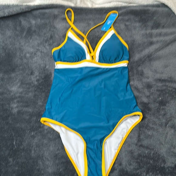 New Cupshe Keyhole Colorblock One-Piece size Small - Picture 2 of 8